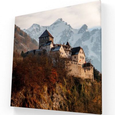 Castillo entre montañas