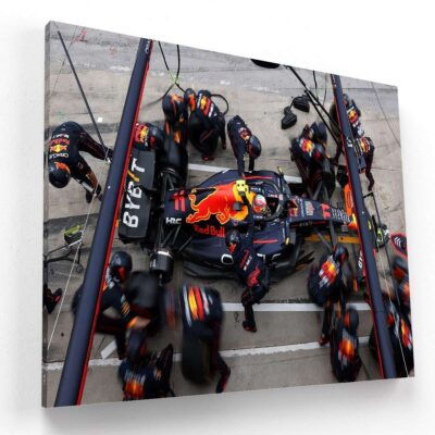 Red Bull Pits Checo Pérez