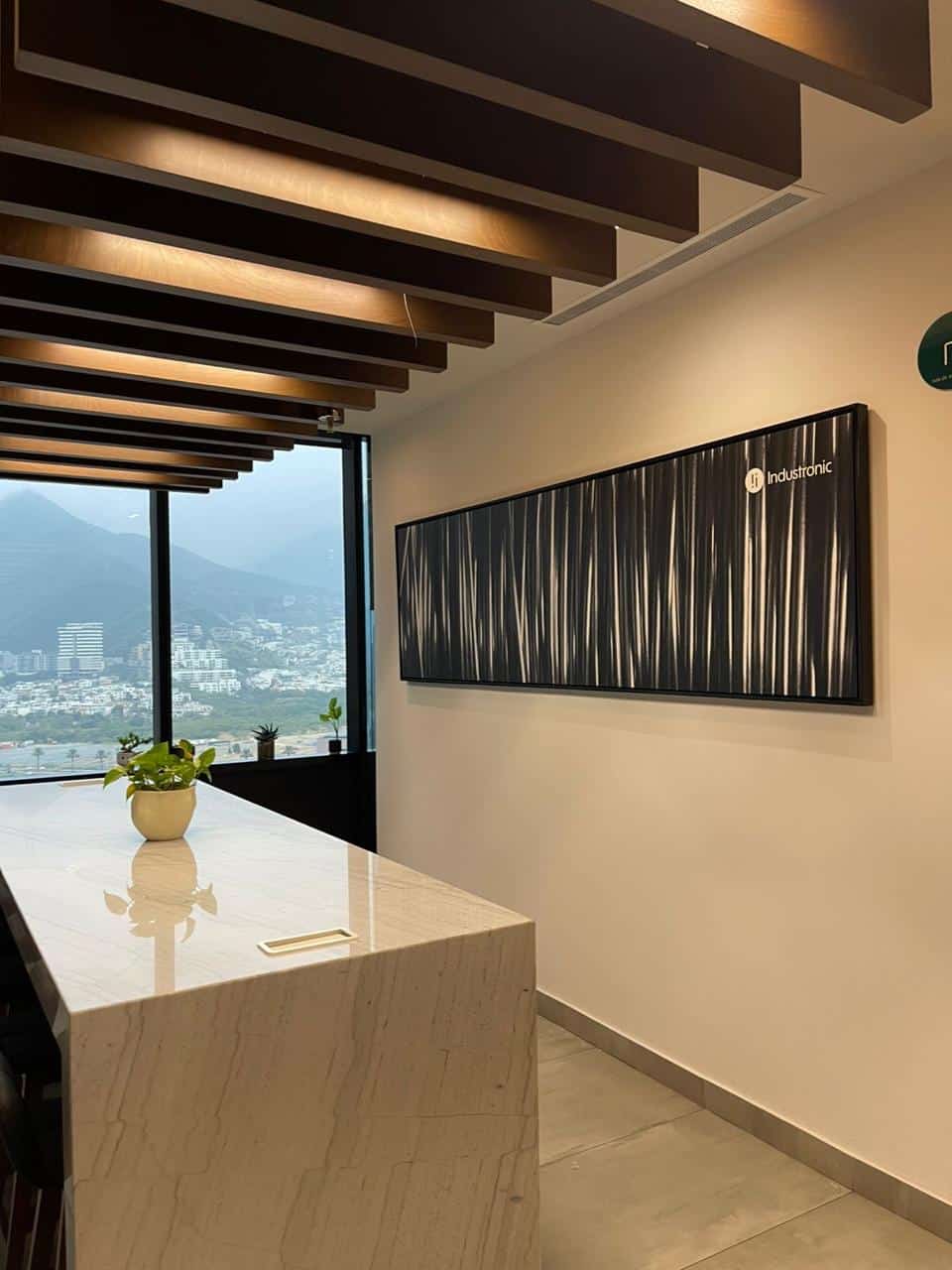 Cuadros para empresas Cuadros en canvas y acrílico en una oficina corporativa