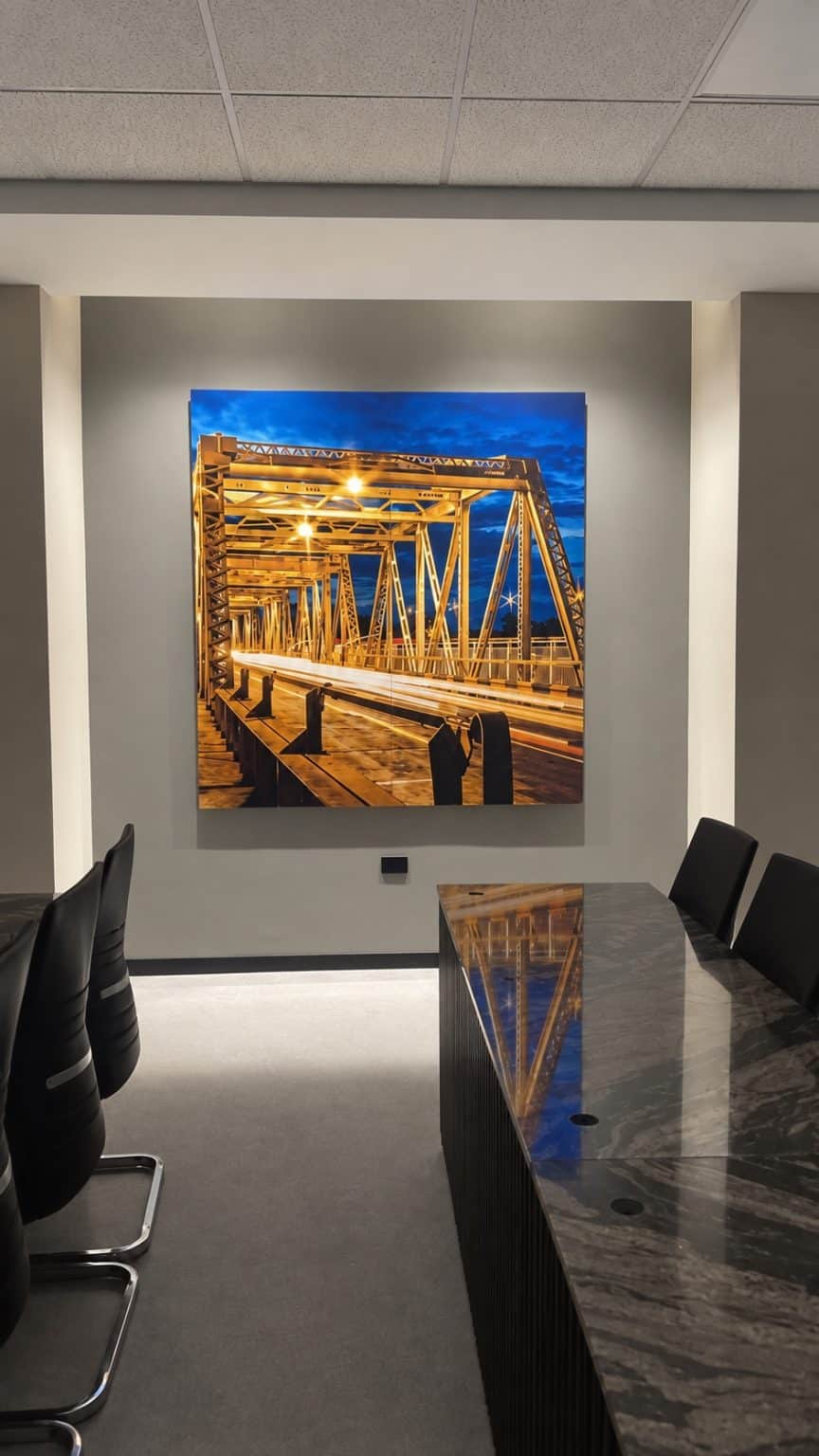 Cuadros de Fotos Personalizado | Canvas y Acrílico HD Cuadro en canvas instalado en la sala de juntas de una oficina