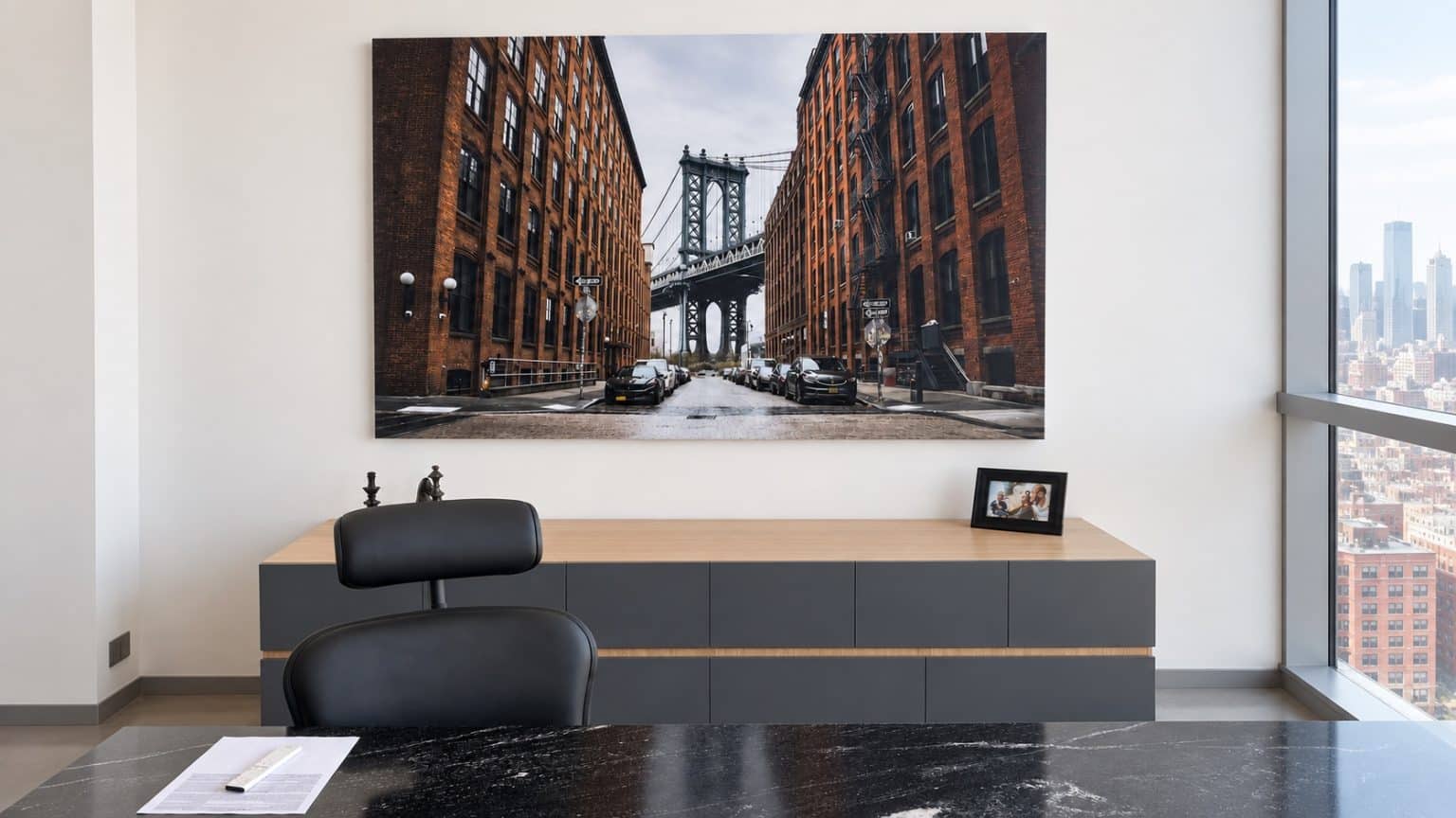 Cuadros de Fotos Personalizado | Canvas y Acrílico HD Cuadro de un puente en una oficina