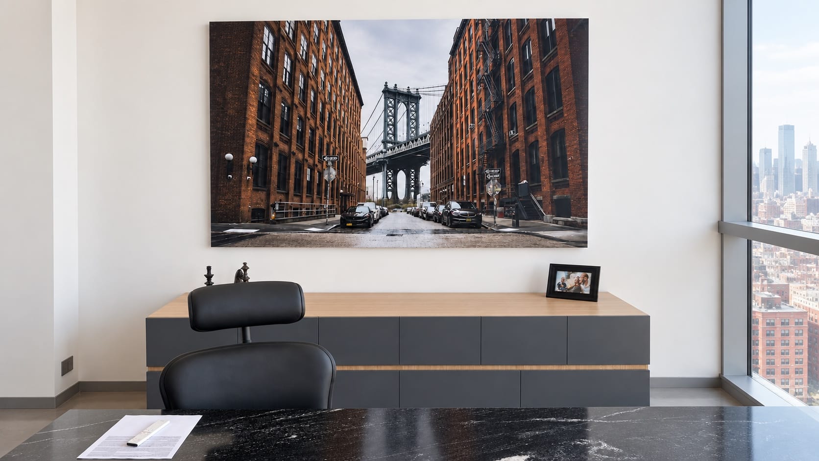 Cuadros de Fotos Personalizado | Canvas y Acrílico HD Cuadro de un puente en una oficina