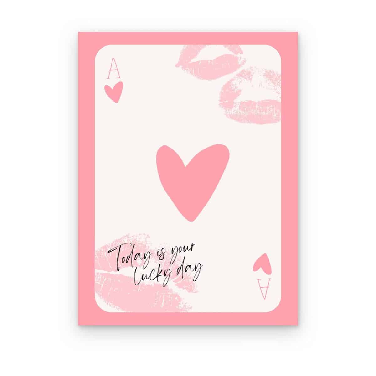 Cuadro Your Lucky Day impreso en canvas, as de corazones rosa con marcas de besos y frase manuscrita